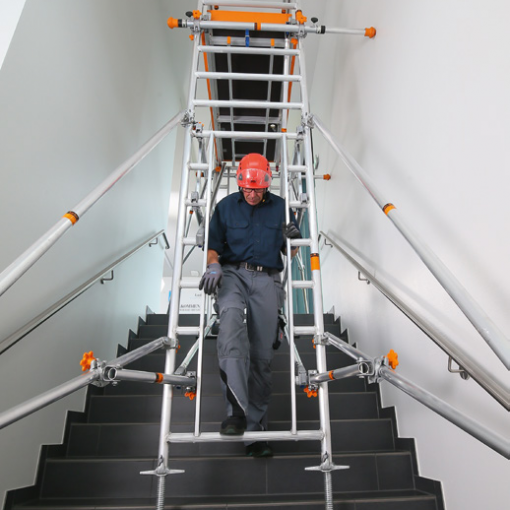 Layher Uni Standard Treppen-Kit – Erweiterungs-Set für Treppenhäuser