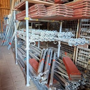 Bestandsfoto STAURAUM-GESTELL Garage KOMPAKT (Layher AllroundGerüst) · 2,