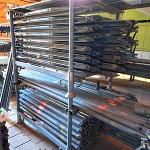 Bestandsfoto KELLER-/GARAGENREGAL (Layher AllroundGerüst) · 2,07 m × 0,73