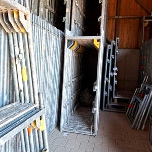 Bestandsfoto Kleinrahmen-Paket — 53 Stellrahmen Stahl 1,00 x 0,73 m + 48 