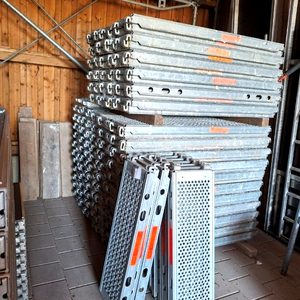 Bestandsfoto Ergänzungspaket 2,57 m — 45 Geländer 2,57 m + 30 U-Stahlbode